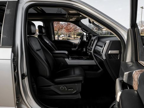 Used 2017 Ford F250 Lariat w/ FX4 Off-Road Package image 35