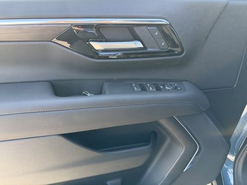 New 2026 Chevrolet Tahoe LS image 10