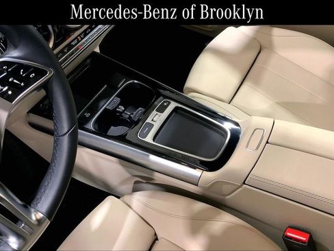 Certified 2025 Mercedes-Benz GLA 250 4MATIC image 16