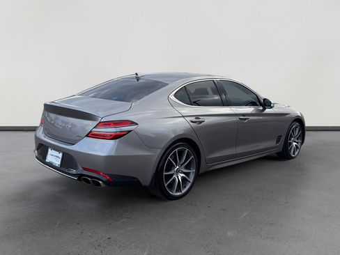 Used 2023 Genesis G70 2.0T image 5