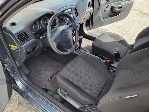 Used 2011 Hyundai Accent GS image 15