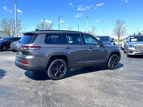 Used 2022 Jeep Grand Cherokee L Limited w/ Black Appearance Package image 8