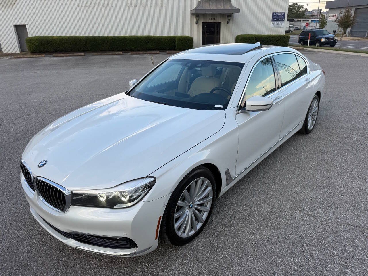Used 2017 BMW 740i RWD image 14