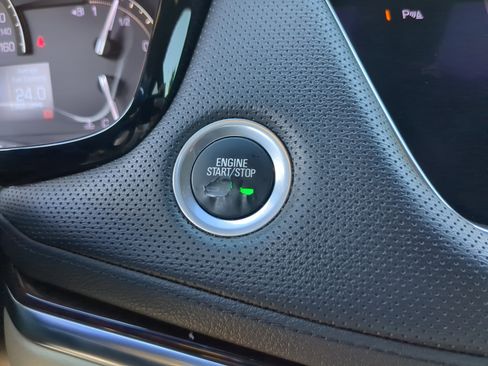 Used 2017 Cadillac XT5 Luxury w/ Driver Awareness Package image 31