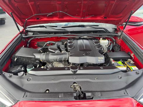 Used 2014 Toyota 4Runner SR5 Premium image 39