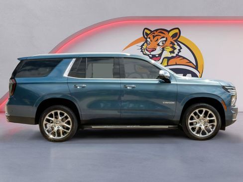 Used 2025 Chevrolet Tahoe Premier AWD/4WD image 4