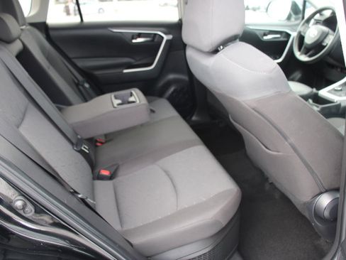 Certified 2025 Toyota RAV4 XLE image 18