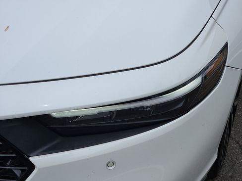 Used 2023 Honda Accord Touring image 9