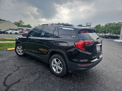 Used 2019 GMC Terrain SLE w/ Driver Convenience Package FWD image 2