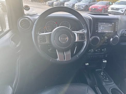 Used 2018 Jeep Wrangler Unlimited Sahara image 13