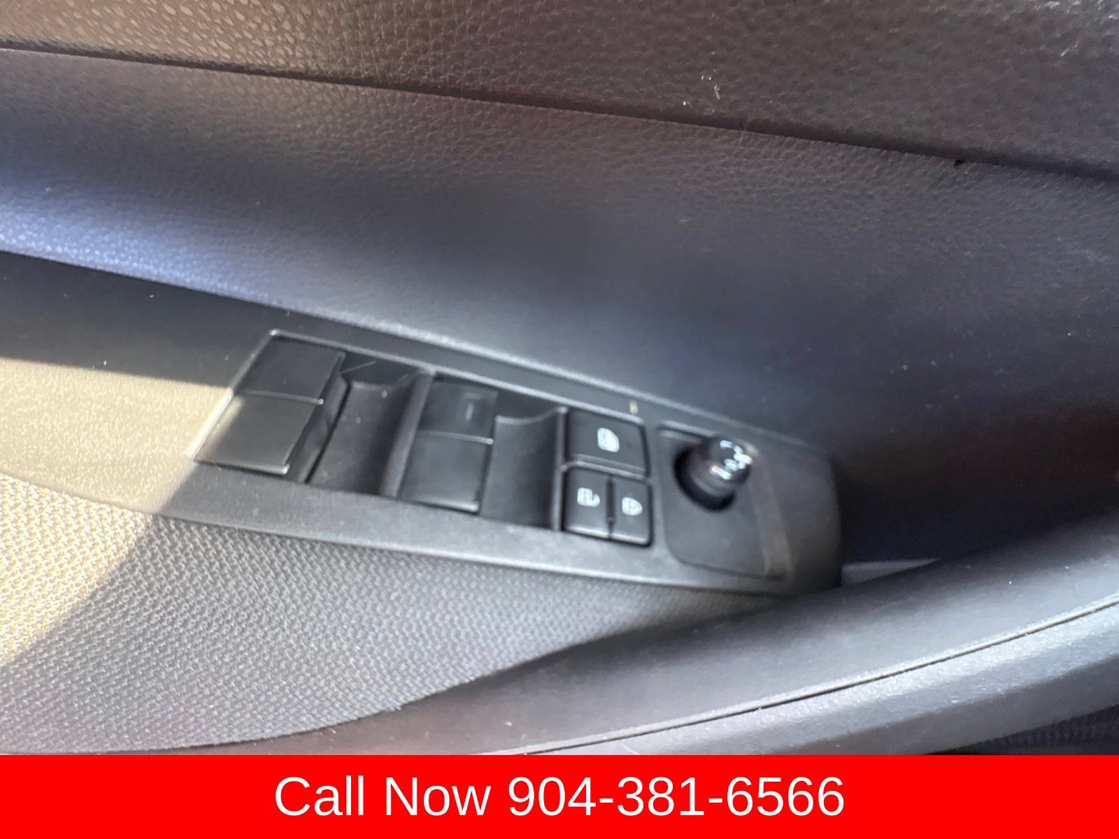 Used 2022 Toyota Corolla LE FWD image 20