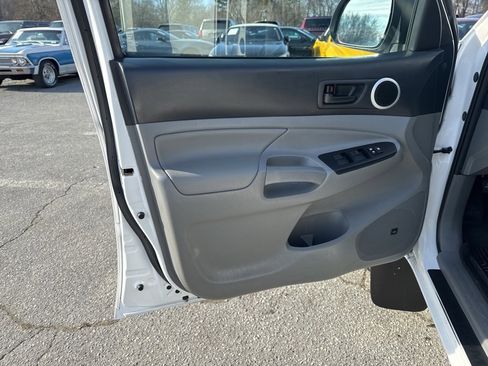 Used 2015 Toyota Tacoma 4x4 Double Cab image 22