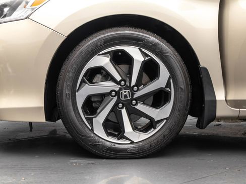 Used 2017 Honda Accord EX-L image 42