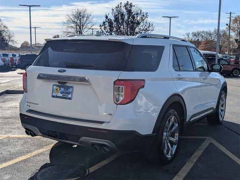 Used 2020 Ford Explorer Platinum w/ Premium Technology Package image 3