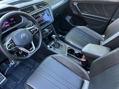 Used 2022 Volkswagen Tiguan SE R-Line FWD image 9