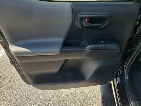 Used 2022 Toyota Tacoma SR w/ SR Convenience Package RWD image 16