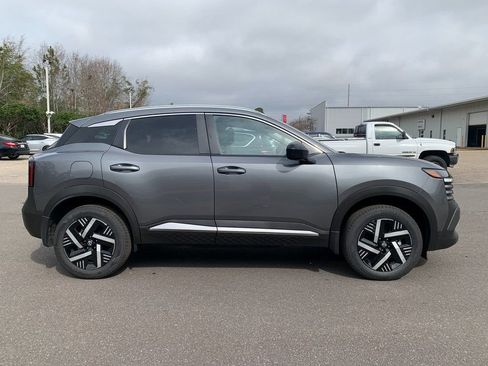 New 2026 Nissan Kicks SV w/ SV Premium Package image 2