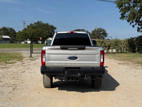 Used 2018 Ford F350 XLT w/ XLT Premium Package AWD/4WD image 4