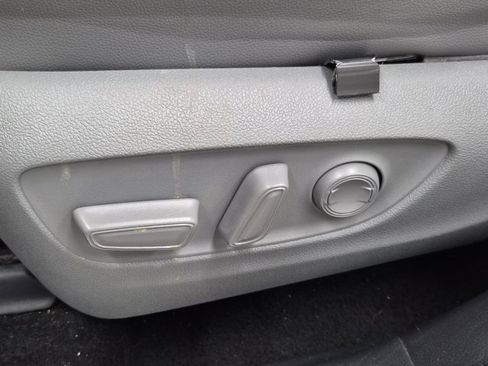 Used 2021 Toyota Highlander Platinum image 25