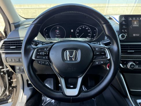 Used 2018 Honda Accord Touring image 23