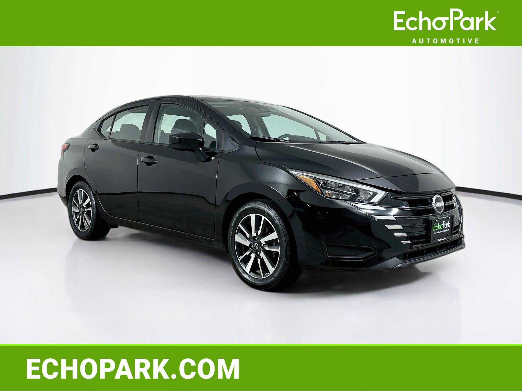 Used 2025 Nissan Versa SV FWD image 1