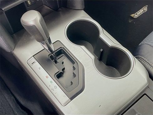 Used 2014 Toyota Camry SE image 17