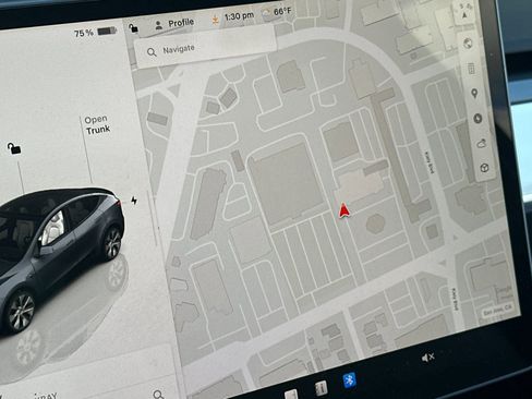 Used 2022 Tesla Model Y Long Range AWD/4WD image 16