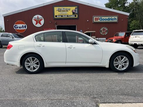 Used 2013 INFINITI G37 x Sedan w/ Premium Pkg AWD/4WD image 2