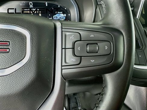 Used 2024 GMC Yukon XL SLT AWD/4WD image 17