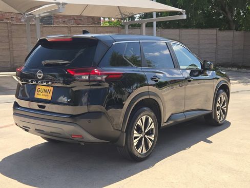 Used 2023 Nissan Rogue SV FWD image 7