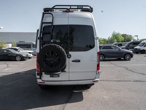 Used 2024 Mercedes-Benz Sprinter 2500 image 8