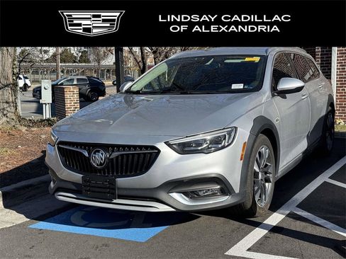 Used 2019 Buick Regal Preferred w/ Sights and Sounds Package image 1