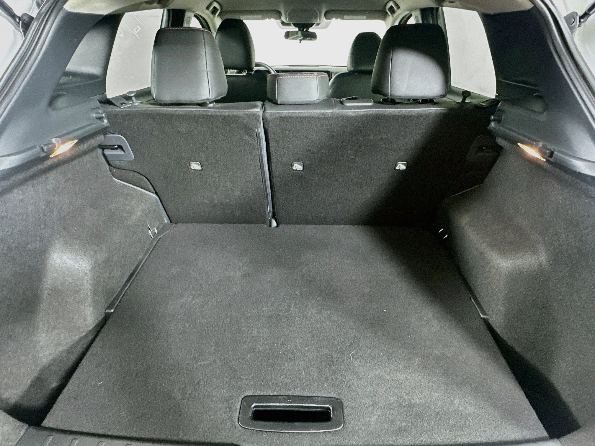 Used 2025 Nissan Kicks SR FWD image 27