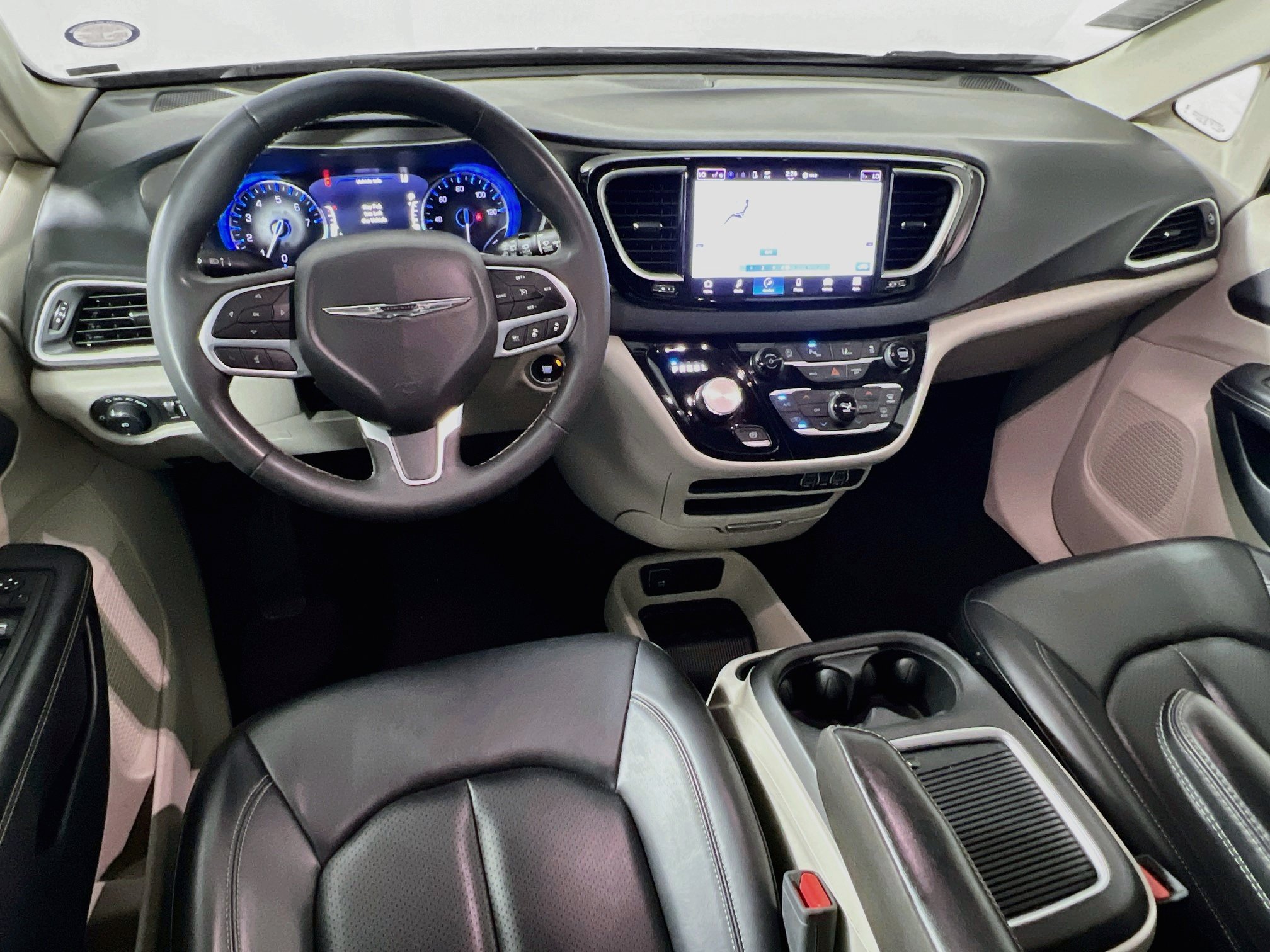 Used 2023 Chrysler Pacifica Touring-L FWD image 27