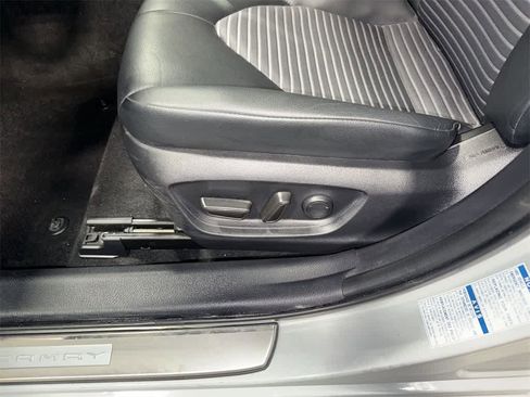 Used 2023 Toyota Camry SE image 23