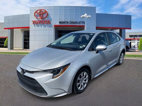 Used 2023 Toyota Corolla LE image 5