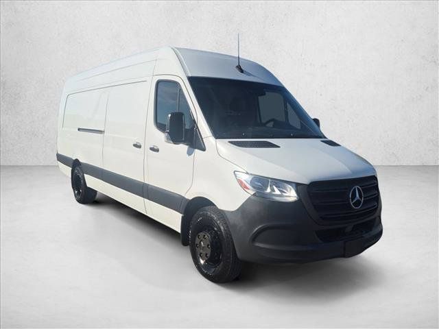 Used 2022 Mercedes-Benz Sprinter 3500 image 3