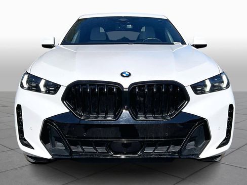 Certified 2025 BMW X6 xDrive40i w/ Executive Package image 3