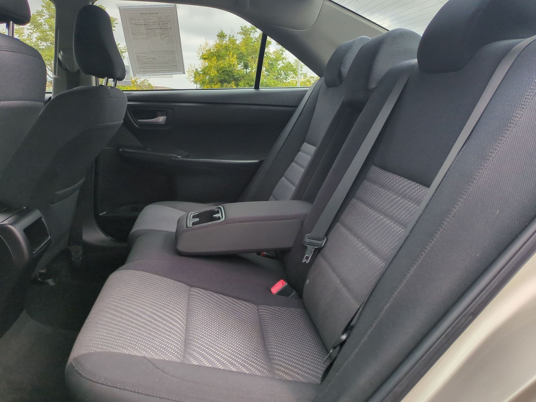 Used 2015 Toyota Camry LE FWD image 21