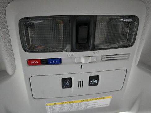 Used 2017 Subaru Forester 2.5i Limited image 38