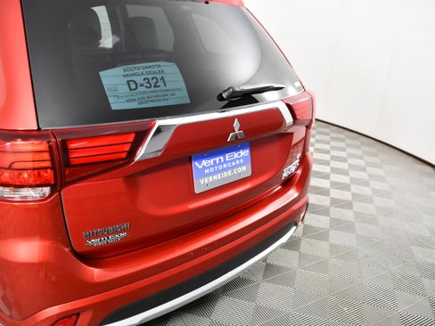 Used 2018 Mitsubishi Outlander GT AWD/4WD image 15