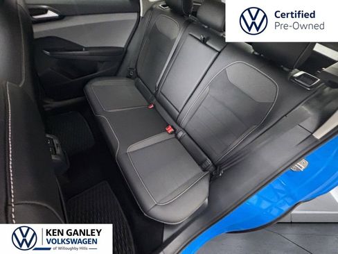 Used 2022 Volkswagen Taos SE w/ Panoramic Sunroof Package AWD/4WD image 19