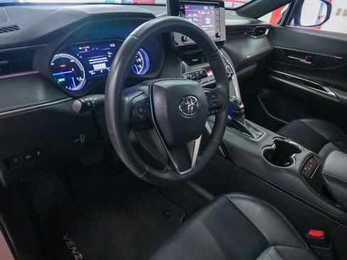 Used 2021 Toyota Venza XLE AWD/4WD image 13