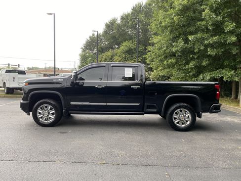 Used 2024 Chevrolet Silverado 2500 High Country w/ High Country Premium Package AWD/4WD image 6
