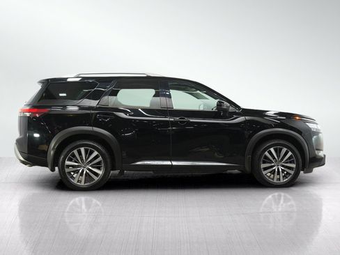 Used 2022 Nissan Pathfinder Platinum AWD/4WD image 6