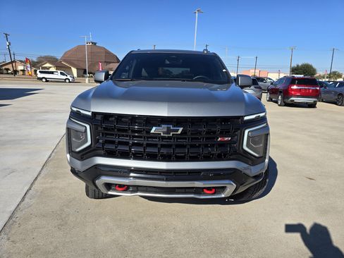 Used 2025 Chevrolet Tahoe Z71 image 8