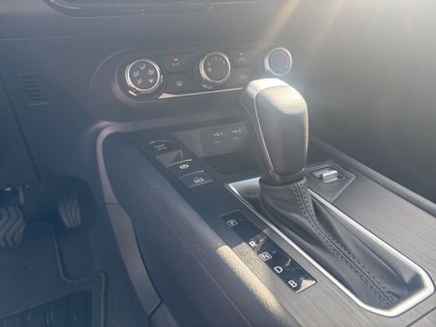 Used 2025 Nissan Kicks SV image 39