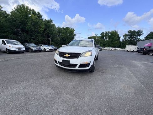 Used 2017 Chevrolet Traverse LS FWD image 3