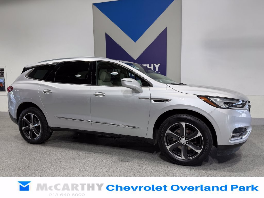 Used 2021 Buick Enclave Essence w/ Sport Touring Edition FWD image 3