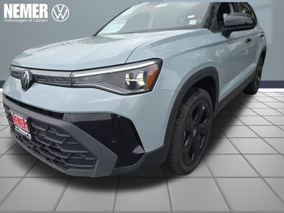 New 2025 Volkswagen Taos SE